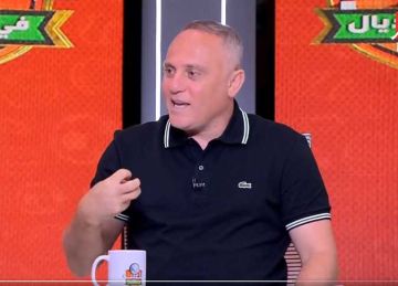  عيب تسلم اللاعبين للجمهور .. أسامة حسني يوجه رسائل نارية لمدرب منتخب مصر