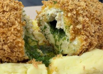 قرمشة من برة وطراوة من جوة.. طريقة تحضير الفراخ الأوكراني المحشية زبدة قرمشة من برة وطراوة من جوة.. طريقة تحضير الفراخ الأوكراني المحشية زبدة