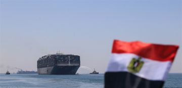 قناة السويس تفرح المصريين بعد سنوات الحرب العجاف قناة السويس تفرح المصريين بعد سنوات الحرب العجاف