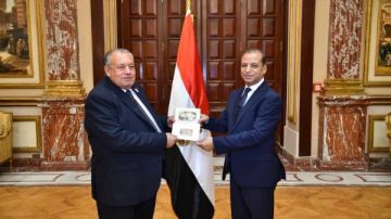 الأجرود: الرئيس السيسي بنى الدولة المعاصرة كما أسس محمد علي مصر الحديثة الأجرود: الرئيس السيسي بنى الدولة المعاصرة كما أسس محمد علي مصر الحديثة