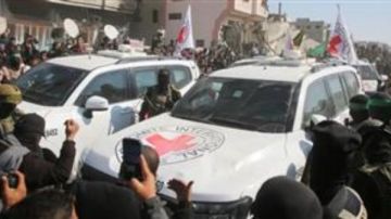 الصليب الأحمر يتوجه إلى منطقة كيسوفيم لتسلم جثامين لشهداء فلسطينيين الصليب الأحمر يتوجه إلى منطقة كيسوفيم لتسلم جثامين لشهداء فلسطينيين