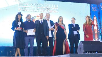 المنبر يحصد جائزة أفضل فيلم بمسابقة الطويل ودافنينو سوا بجائزة نور الشريف بمهرجان الإسكندرية