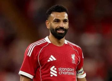 رد فعل مفاجئ من محمد صلاح بعد جلوسه بديلا في مباراة ليفربول ضد فرانكفورت رد فعل مفاجئ من محمد صلاح بعد جلوسه بديلا في مباراة ليفربول ضد فرانكفورت