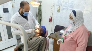 صحة المنيا: قافلة حياة كريمة تقدم خدماتها الطبية لـ 957 مواطنا بقرية منبال