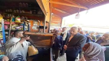 محافظ أسوان يقرر توقيع غرامات فورية لغير الملتزمين بخطوط التنظيم بالشوارع