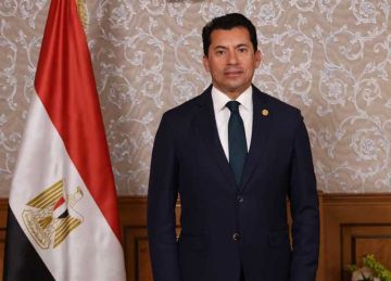 وزير الرياضة يقرر إيقاف مجلس إدارة الإسماعيلي وإحالته للنيابة وزير الرياضة يقرر إيقاف مجلس إدارة الإسماعيلي وإحالته للنيابة