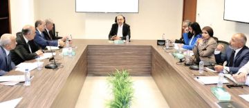 وزير قطاع الأعمال يواصل لقاءاته الدورية مع قيادات الشركات القابضة