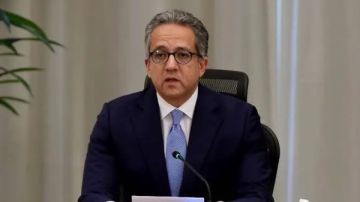 وزيرة التنمية المحلية تهنئ الدكتور خالد العناني لفوزه بمنصب المدير العام لمنظمة اليونسكو