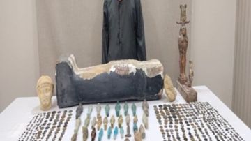 وصل للكنز بعد التنقيب.. القبض على مزارع بحوزته 533 قطعة آثار ببنى سويف