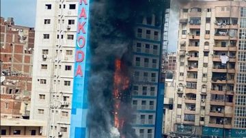 إخلاء المرضى واحتراق 3 سيارات.. تفاصيل اندلاع حريق هائل بمستشفى راقودة بالإسكندرية (صور)