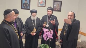 الأنبا أباكير يستقبل المطران مار يوحنا.. تأكيد على عمق المحبة بين الكنيستين القبطية والسريانية