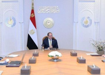 الرئيس السيسي يعرب عن تقدير مصر لجهود ميرسك في توسعات محطة حاويات شركة قناة السويس