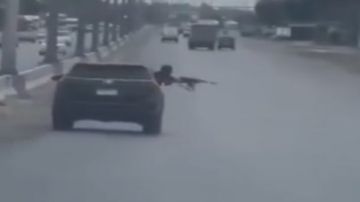 مطاردة في طريق الإسماعيلية الصحراوى.. عاطل يطلق النار على سيارة ربع نقل