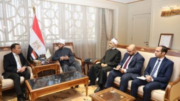 وزير الأوقاف يبحث مع سفير كازاخستان تعزيز التعاون الديني والثقافي وزير الأوقاف يبحث مع سفير كازاخستان تعزيز التعاون الديني والثقافي