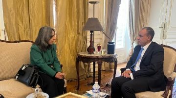 وزير الخارجية يلتقي مندوبة كوبا الدائمة لدى اليونسكو في باريس وزير الخارجية يلتقي مندوبة كوبا الدائمة لدى اليونسكو في باريس