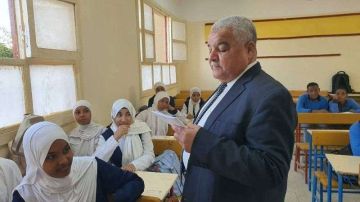 وكيل تعليم الأقصر يتفقد المدارس الإعدادية ويشدد على متابعة مستويات الطلاب