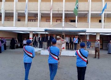 وكيل تعليم الفيوم يشهد طابور الصباح بمدرسة سنهور التجارية