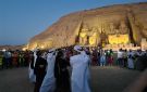 بالتزامن مع تعامد الشمس علي وجه تمثال رمسيس.. عروض فنية في ساحة معبد أبو سمبل - eg