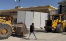 إدخال الدفعة الثانية من المعدات الثقيلة إلي قطاع غزة عبر بوابة معبر رفح الجانبية - eg