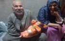 مسن يرزق بمولود جديد من زوجته في عمر الـ73: نفسي اطمن على مستقبله - eg