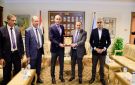 محافظ أسيوط يستقبل وزير التربية والتعليم لتفقد عدد من المدارس ومتابعة سير العملية التعليمية - eg