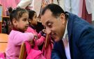 رئيس الوزراء يغير مسار جولته بالسويس ويتفقد مدرسة محمد حافظ الابتدائية - eg