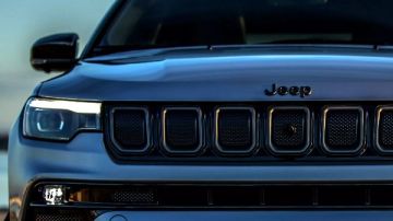 4 آلاف دولار ارتفاعا في أسعار جيب كومباس عالميا