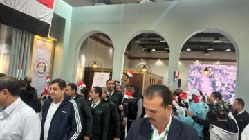 إقبال كثيف للمصريين بالخارج على لجان تصويت مجلس النواب في الخليج إقبال كثيف للمصريين بالخارج على لجان تصويت مجلس النواب في الخليج