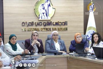 المستشارة أمل عمار تتفقد غرفة العمليات المركزية بالمجلس القومي للمرأة