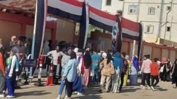 توافد الناخبين على لجان انتخابات مجلس النواب بالوادى الجديد