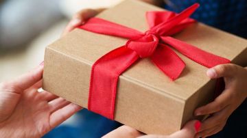 حكم رد الهدية من دون سبب شرعي .. الإفتاء توضح