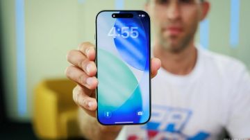 مستخدم يشارك رحلته مع iPhone 17 ويكشف كيف غير تفكيره في عالم الهواتف الذكية