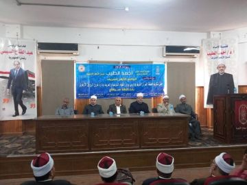 الرواق الأزهري بسوهاج يكرم الدفعة السادسة من خاتمي القرآن الكريم