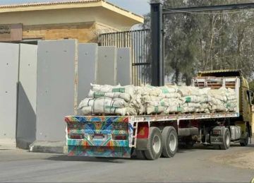 دفعة مساعدات سعودية جديدة تصل قطاع غزة عبر معبر كرم أبوسالم