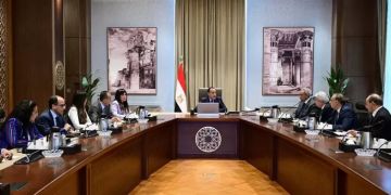 رئيس الوزراء يلتقي أعضاء اللجنة الاستشارية للشئون السياسية رئيس الوزراء يلتقي أعضاء اللجنة الاستشارية للشئون السياسية