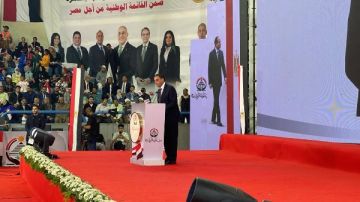 علاء فؤاد يعلن من قلب مؤتمر الجبهة الوطنية: جئنا لننفذ.. واختاروا نائبا قويا لمستقبل أقوى علاء فؤاد يعلن من قلب مؤتمر الجبهة الوطنية: جئنا لننفذ.. واختاروا نائبا قويا لمستقبل أقوى