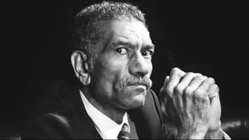 قبل طرحه بالسينمات.. سيد رجب والد كوكب الشرق في فيلم الست لـ منى زكي