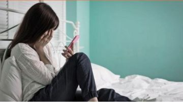 هاتي لي مجوهرات وأنا أسكت ابتزاز سكرتيرة بفيديوهات خارجة بأكتوبر