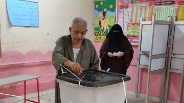 حرصا على اختيار ممثليهم.. شاهد كبار السن والسيدات يزينون العرس الانتخابي بالجيزة حرصا على اختيار ممثليهم.. شاهد كبار السن والسيدات يزينون العرس الانتخابي بالجيزة