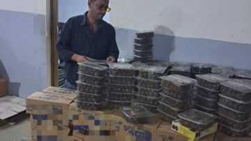 صحة بني سويف: ضبط مصنع حلويات ومثلجات بدون ترخيص والتحفظ على أكثر من 150 كجم غير صالحة للاستهلاك صحة بني سويف: ضبط مصنع حلويات ومثلجات بدون ترخيص والتحفظ على أكثر من 150 كجم غير صالحة للاستهلاك