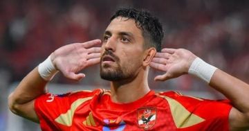 طاهر محمد طاهر: هدفنا إسعاد جماهير الأهلي والتتويج بالسوبر يأتي بعد جهد كبير