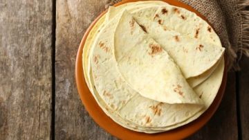 طريقة عمل عيش التورتيلا في المنزل بخطوات دقيقة طريقة عمل عيش التورتيلا في المنزل بخطوات دقيقة