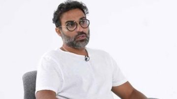 لسه صحاب.. أحمد فهمي يتحدث عن علاقته بزوجته السابقة منة حسين فهمي لسه صحاب.. أحمد فهمي يتحدث عن علاقته بزوجته السابقة منة حسين فهمي