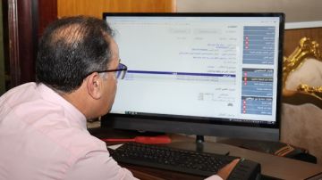 رئيس جامعة قنا يتابع التجهيزات النهائية لإطلاق تطبيق صيانة 