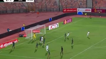 رجب نبيل يحرز هدف التعادل لمنتخب مصر في شباك الجزائر رجب نبيل يحرز هدف التعادل لمنتخب مصر في شباك الجزائر