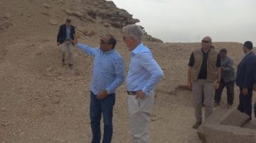 ملك بلجيكا يزور منطقتي سقارة وأبوصير الأثريتين .. صور