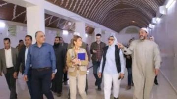 نائب محافظ الوادي الجديد ومديرة اليونسكو تتفقدان مزرعة نخيل بالداخلة