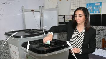 محافظ البحيرة تدلي بصوتها في انتخابات مجلس النواب وتدعو المواطنين للمشاركة الإيجابية