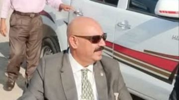 واقعة مثيرة.. رئيس حي شرق شبرا الخيمة ينقل مكتبه لـ ترابيزة في الشارع واقعة مثيرة.. رئيس حي شرق شبرا الخيمة ينقل مكتبه لـ ترابيزة في الشارع