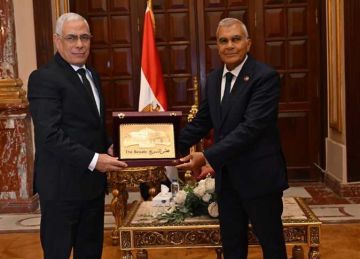 النائب العام يزور رئيس مجلس الشيوخ لتهنئته بتولي منصبه الجديد النائب العام يزور رئيس مجلس الشيوخ لتهنئته بتولي منصبه الجديد